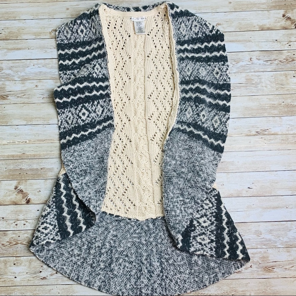 Max Studio open front cardigan grey eyelash material tan crochet back EUC